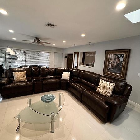 Modern Miami Oversized 3 Bedroom In Central Location Экстерьер фото
