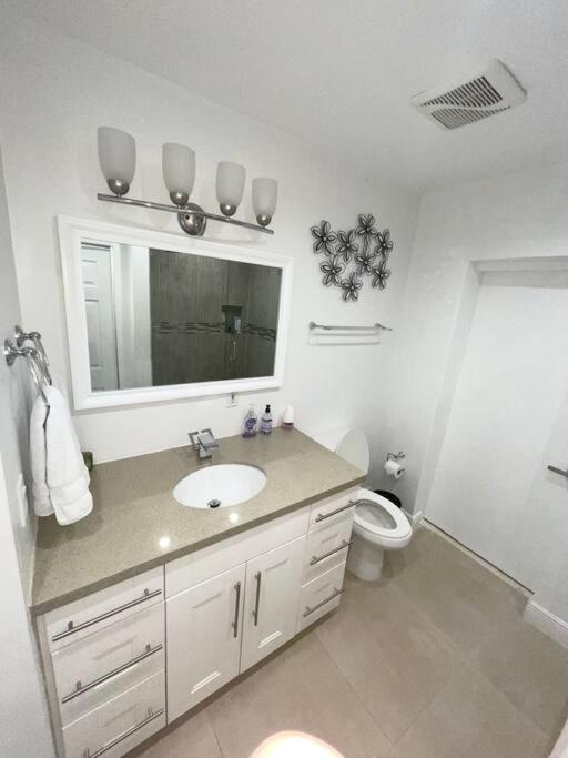 Modern Miami Oversized 3 Bedroom In Central Location Экстерьер фото