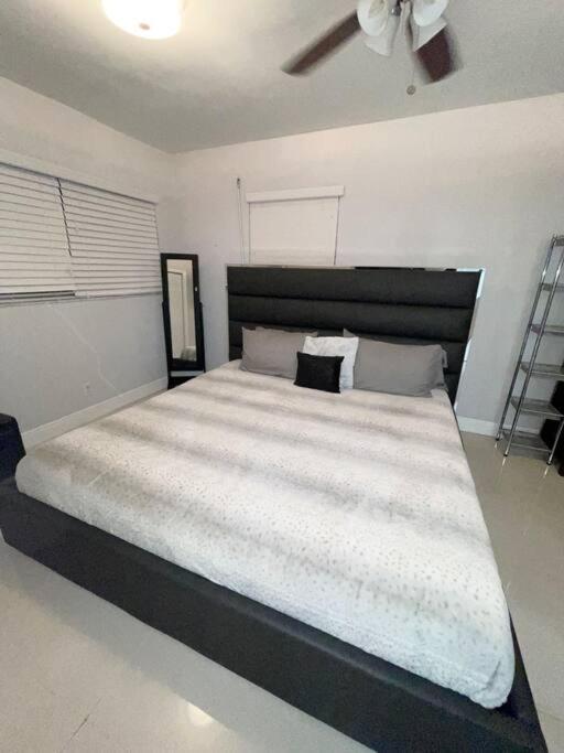 Modern Miami Oversized 3 Bedroom In Central Location Экстерьер фото