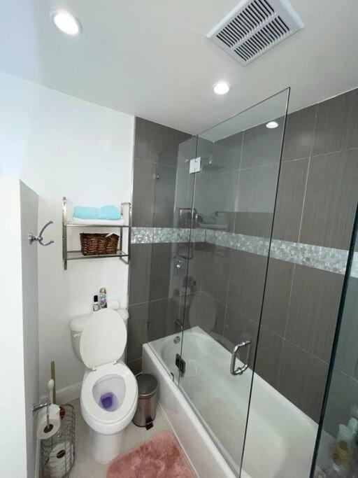 Modern Miami Oversized 3 Bedroom In Central Location Экстерьер фото