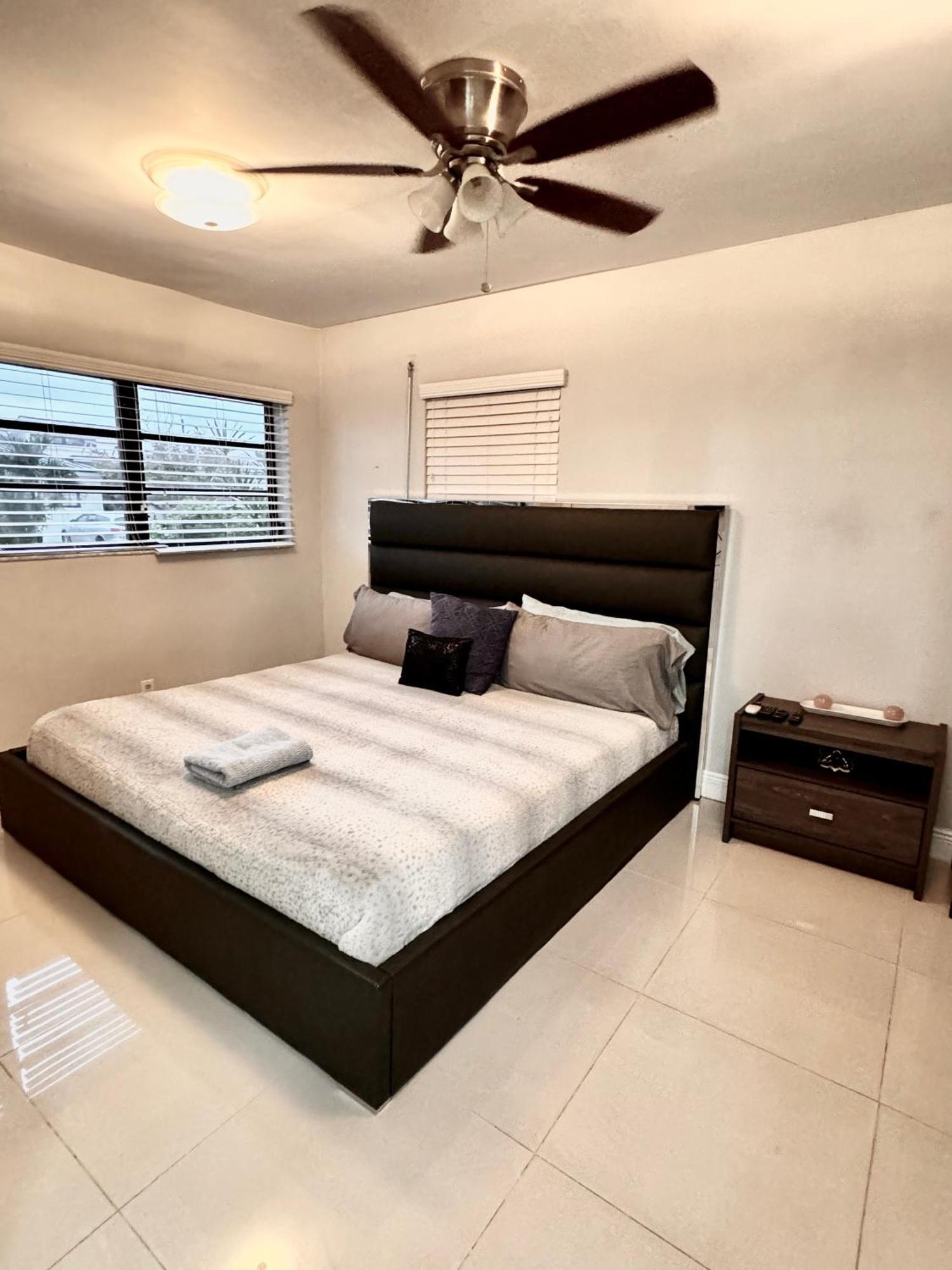 Modern Miami Oversized 3 Bedroom In Central Location Экстерьер фото