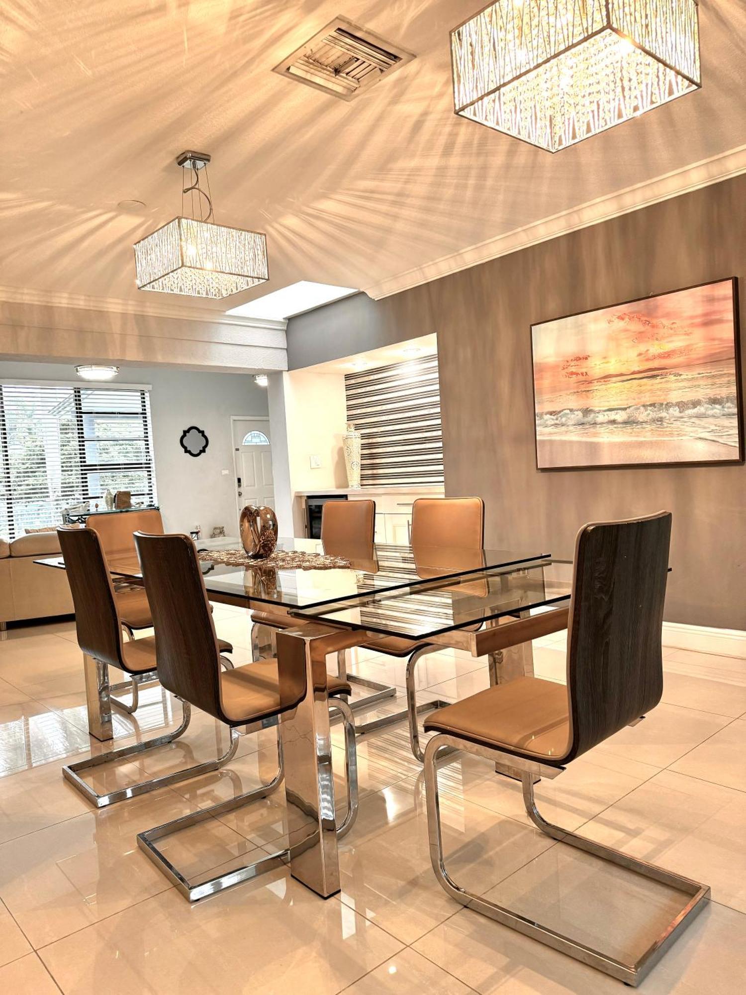 Modern Miami Oversized 3 Bedroom In Central Location Номер фото